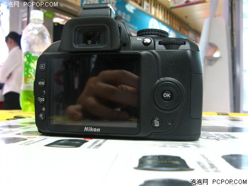 尼康D3000数码相机 