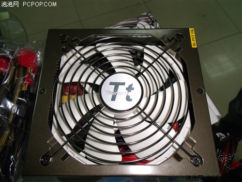 Tt(Thermaltake)Toughpower QFan 750W(W0203)电源 