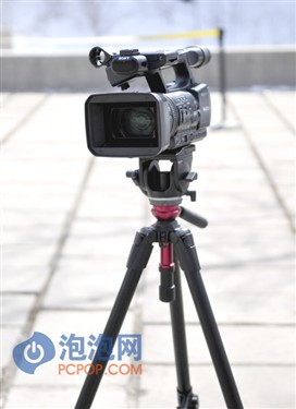 索尼HDR-AX2000E数码摄像机 