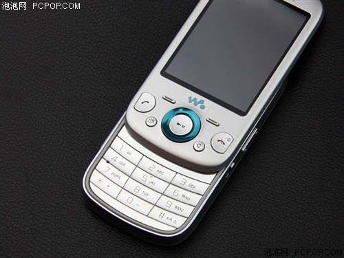 WCDMA滑盖Walkman 索爱W20现售1350元_