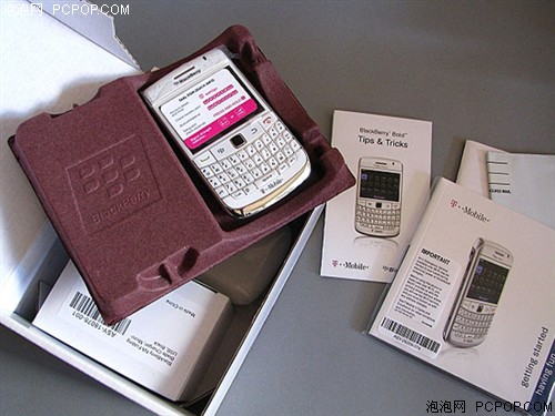 黑莓Bold 9700 (白色版)手机 