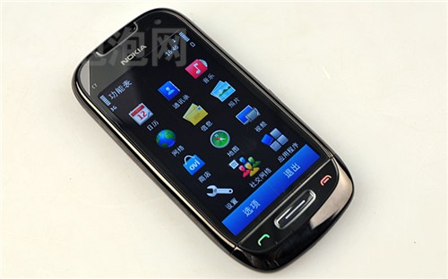 诺基亚C7评测外观篇 Symbian^3也环保