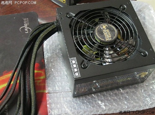 振华超频金蝶 400W(SF-400P14XE)电源 