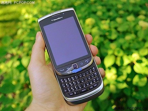 黑莓9810手机 