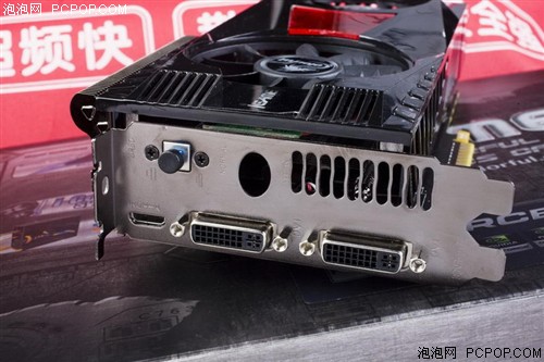 七彩虹iGame GTX550TI烈焰战神X D5 1024M显卡 