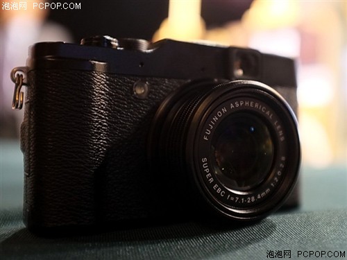 富士X10数码相机 