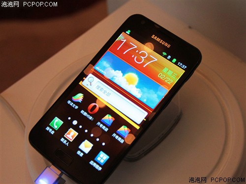 三星(SAMSUNG)i929 GALAXY SII DUOS手机 