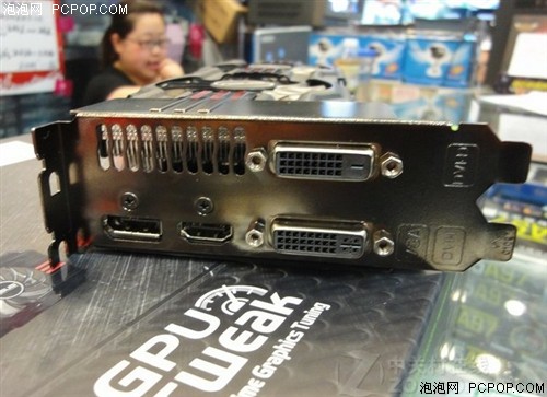 华硕GTX670 DirectCU II TOP显卡 