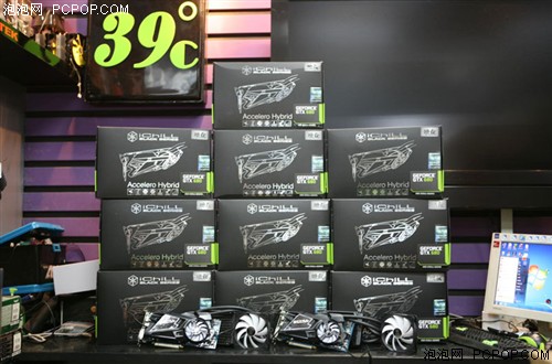 映众GTX680冰龙黑金版显卡 