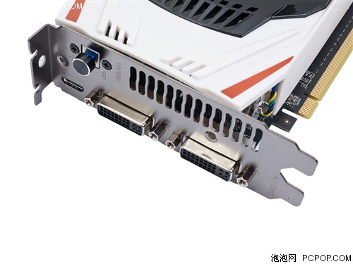 七彩虹iGame650Ti 烈焰战神X D5 1024M显卡 