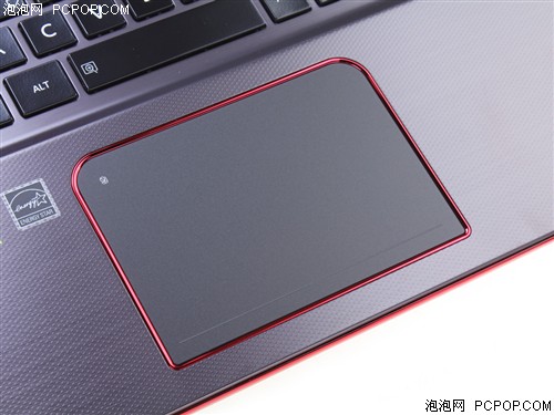 东芝(Toshiba)Qosmio X70-AT01S 17.3英寸笔记本电脑(i7-4700MQ/16G/1T/3G独显/蓝牙/摄像头/Win8/银黑色)笔记本 