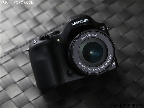 三星(SAMSUNG)NX30 微单机身单电/微单相机 