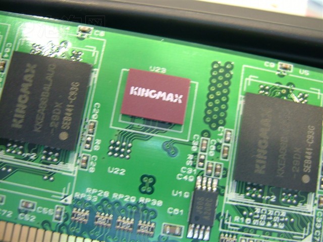 KINGMAX512MB DDR2 667�ڴ� ����鿴��һ��