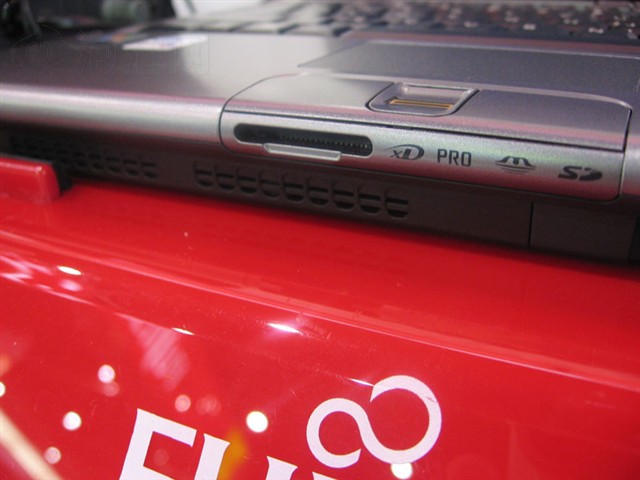 ��ʿͨLifebook S6311B�ʼǱ� ����鿴��һ��
