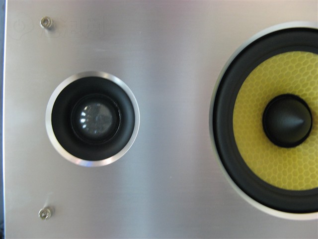 J821����