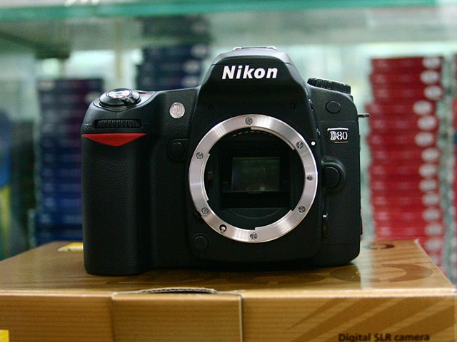 D80�����������