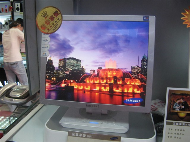 ����770PҺ����ʾ�� ����鿴��һ��