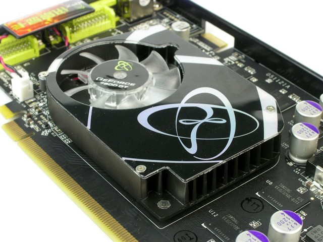 XFXѶ��7600GT 700M�Կ� ����鿴��һ��