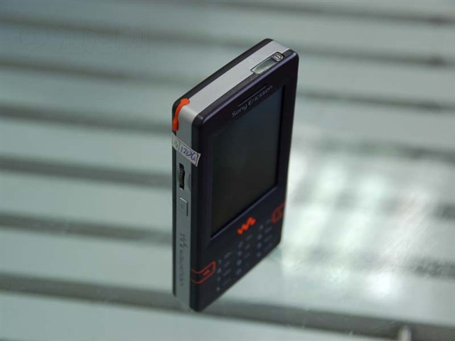 ����W950i�ֻ� ����鿴��һ��