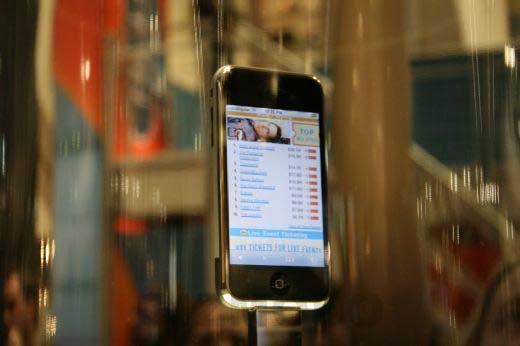 ƻ��iPhone 4GB�ֻ� ����鿴��һ��