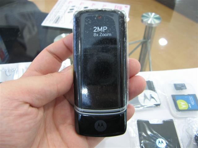 Ħ������KRZR K2�ֻ� ����鿴��һ��