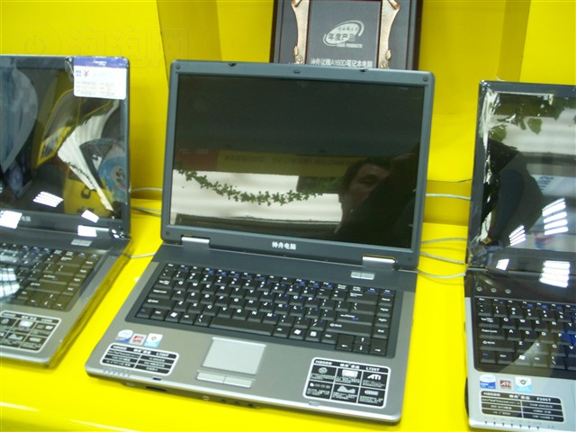 ���۳���L720T�ʼǱ� ����鿴��һ��