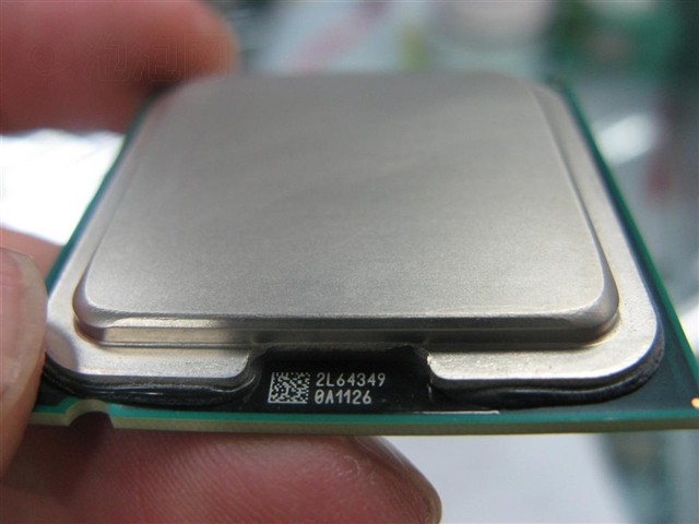 Intel���2˫�� E4400(ɢ)CPU ����鿴��һ��