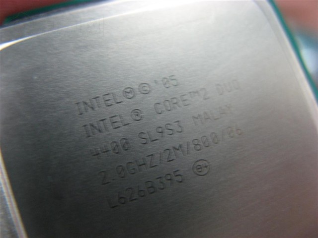 Intel���2˫�� E4400(ɢ)CPU ����鿴��һ��