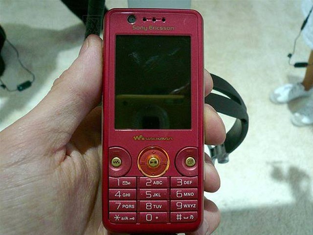 ����W660i�ֻ� ����鿴��һ��