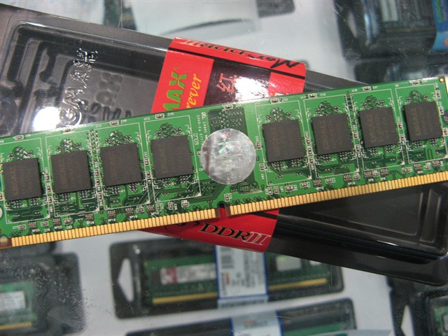 KINGMAX1GB DDR2 800�ڴ� ����鿴��һ��