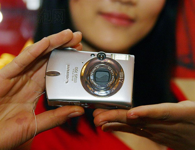 IXUS 700�������