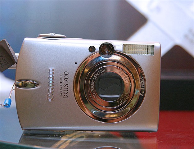 IXUS 700�������