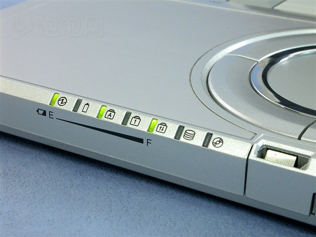 ����CF-W2�ʼǱ� ����鿴��һ��