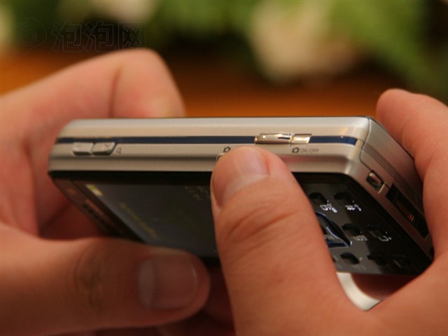 ����K850i�ֻ� ����鿴��һ��