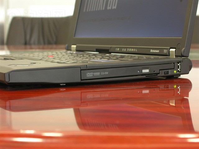 ThinkPadT61 7663MC2�ʼǱ� ����鿴��һ��