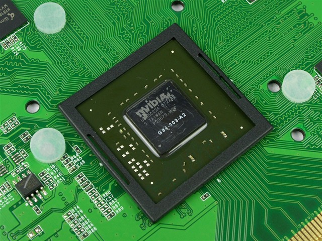 ���u����8600GT���ν����ذ��Կ� ����鿴��һ��