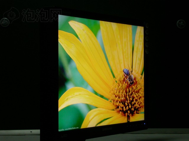 ����XL20Һ����ʾ�� ����鿴��һ��