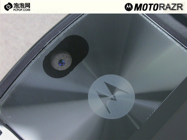 Ħ������RAZR V8�ֻ� ����鿴��һ��