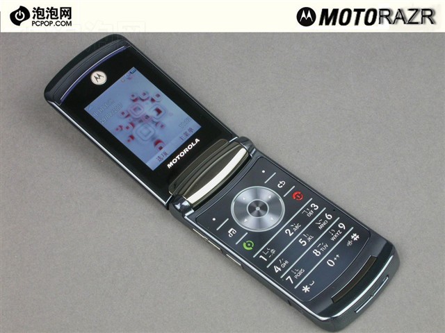 Ħ������RAZR V8�ֻ� ����鿴��һ��
