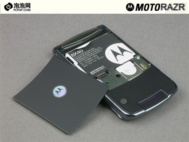 Ħ������RAZR V8�ֻ� ����鿴��һ��