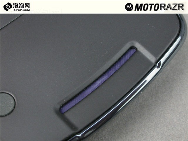 Ħ������RAZR V8�ֻ� ����鿴��һ��