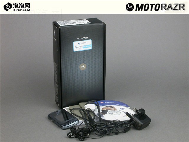 Ħ������RAZR V8�ֻ� ����鿴��һ��