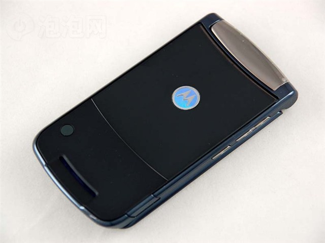 Ħ������RAZR V8�ֻ� ����鿴��һ��