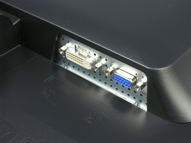 ����E2200WҺ����ʾ�� ����鿴��һ��