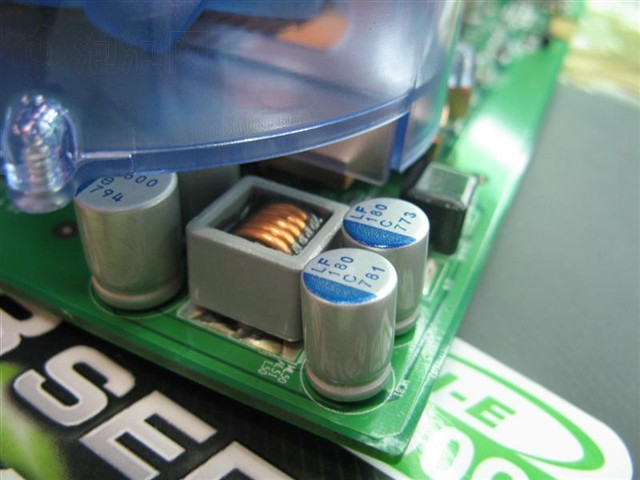 ���u����8600GT�ս����Կ� ����鿴��һ��