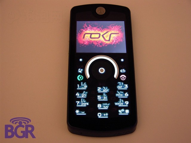 Ħ������ROKR E8�ֻ� ����鿴��һ��