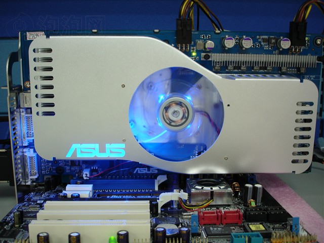 ��˶EN6800GT DUAL�Կ� ����鿴��һ��