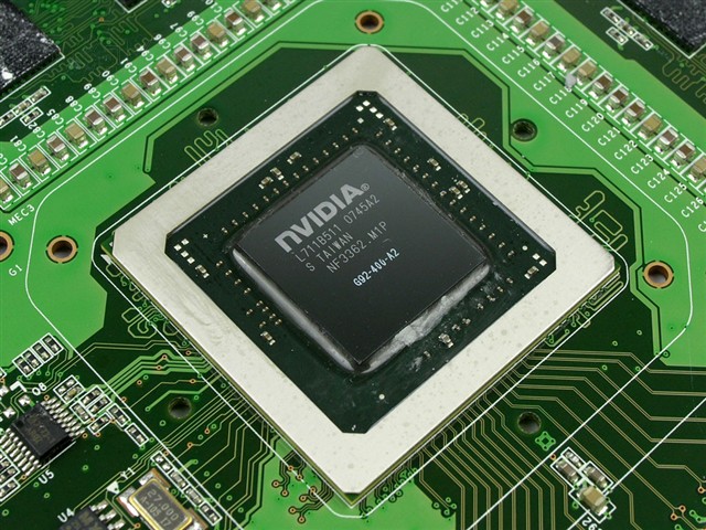 Ӱ��8800GTS 512MB�Կ� ����鿴��һ��