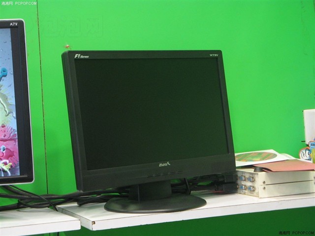 ����W73VҺ����ʾ�� ����鿴��һ��