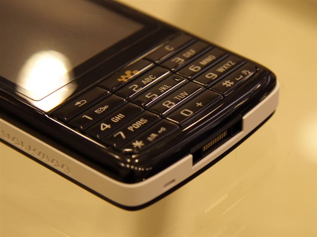 ����W960i�ֻ� ����鿴��һ��
